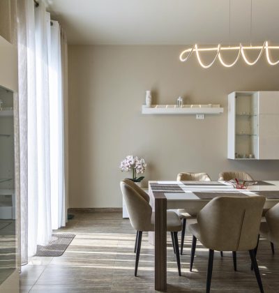 sala da pranzo con servizi residenza grazioli